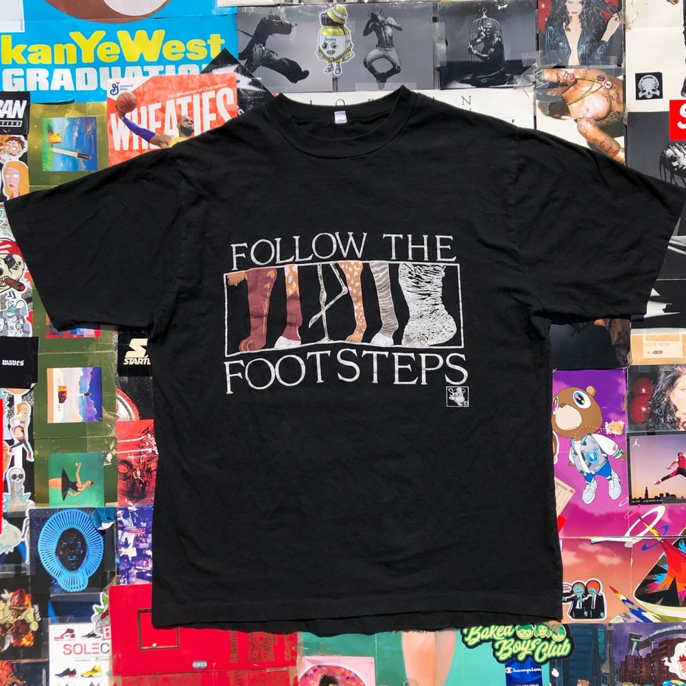 Vintage 90’s Follow The Footsteps Animals t-shirt